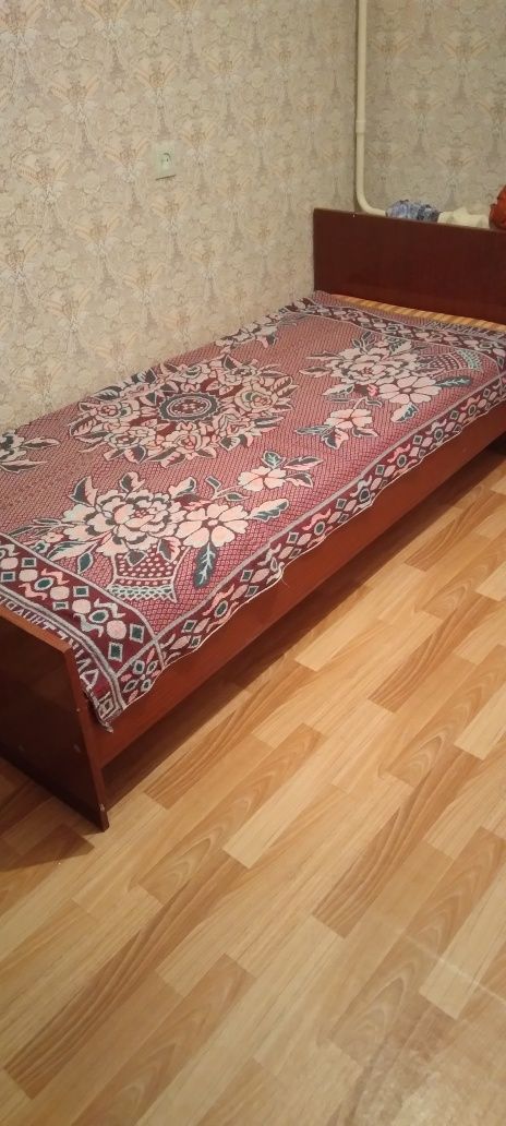 Отдам кровать для.