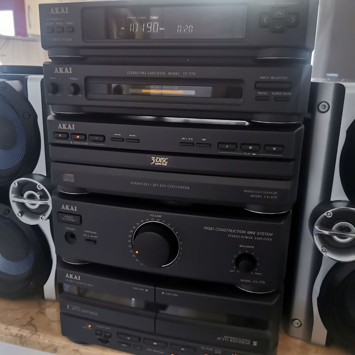 sistem audio akai ax 570