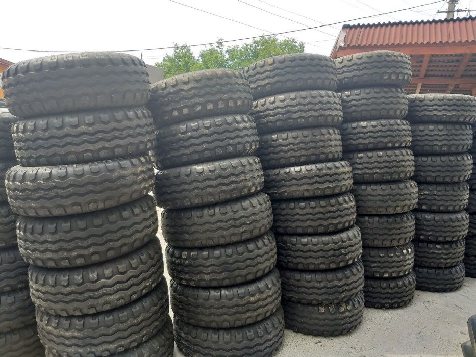 Cauciucuri noi pentru remorca 10.0/75-15.3 cu 12 ply garantie 2 ani