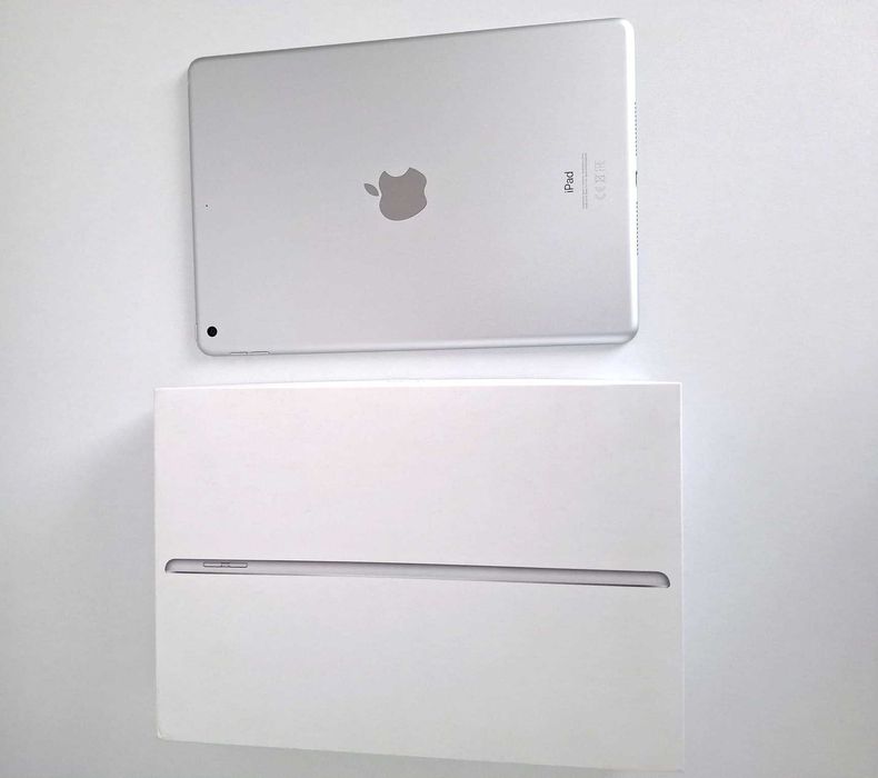 iPad Apple (8th Generation) 32GB Wi-Fi Silver