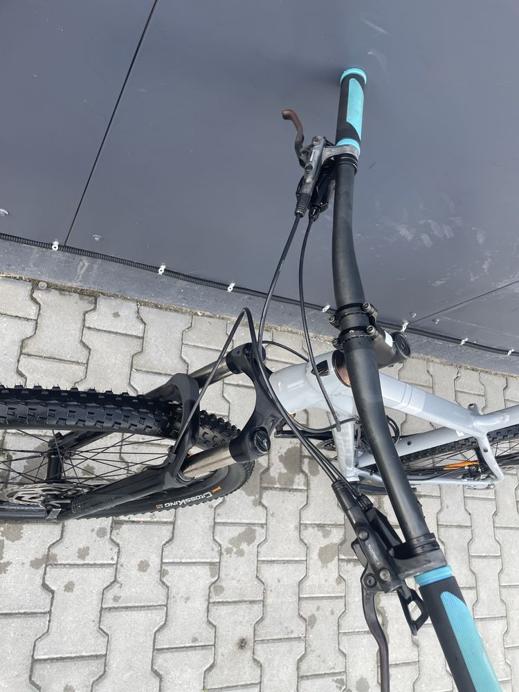 Vând bicicletă XCALIBER8 Trek