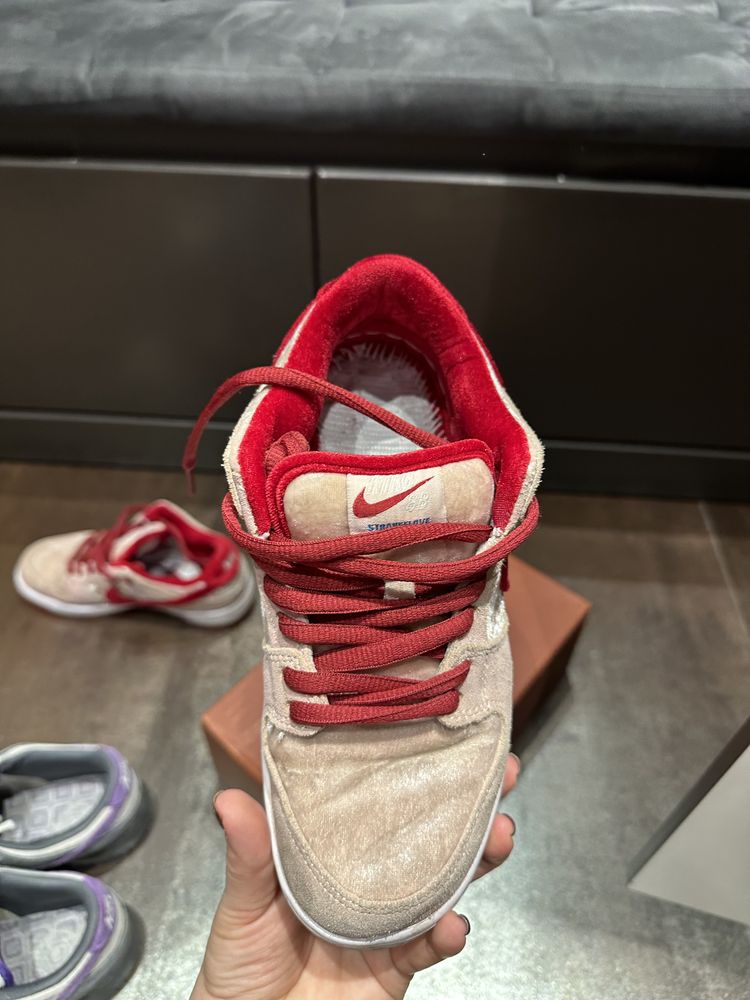 Продам Обувь кеды NIKE