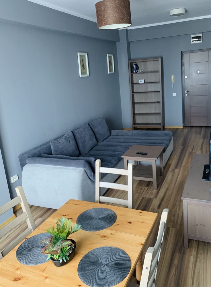 Închiriez apartament zona Campus Regim Hotelier