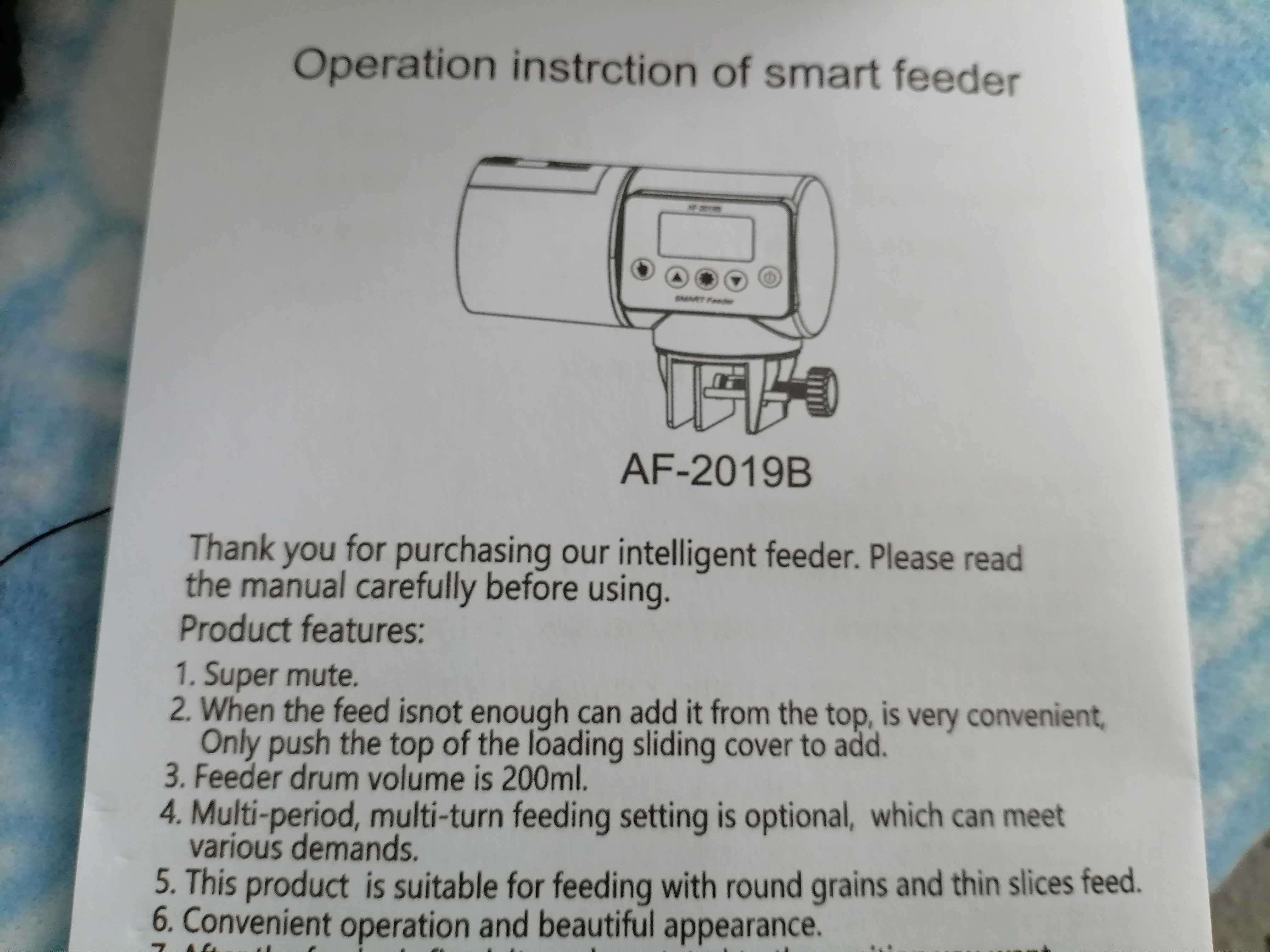 Hranitor automat