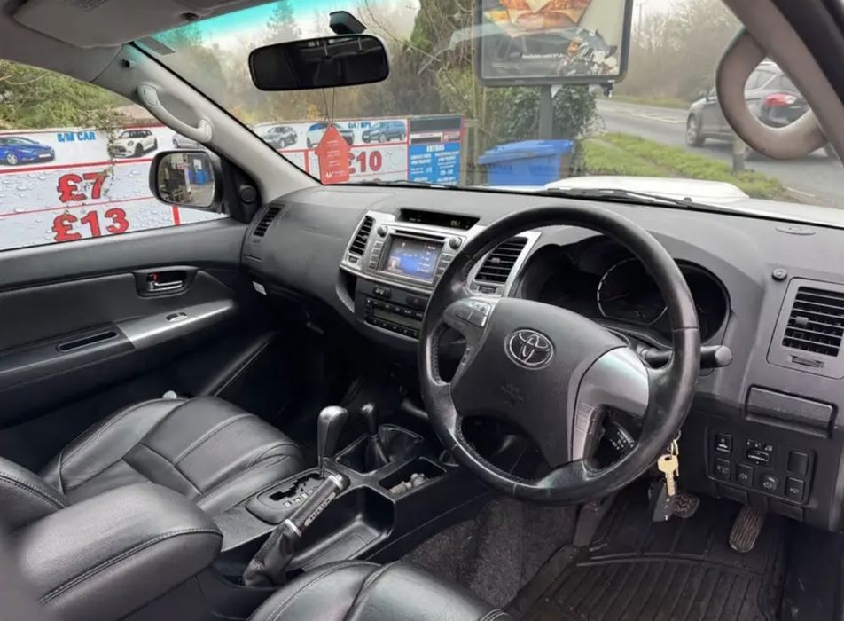 Dezmembrez Toyota Hilux Invincible euro 5 3.0 Automat 2012-2015