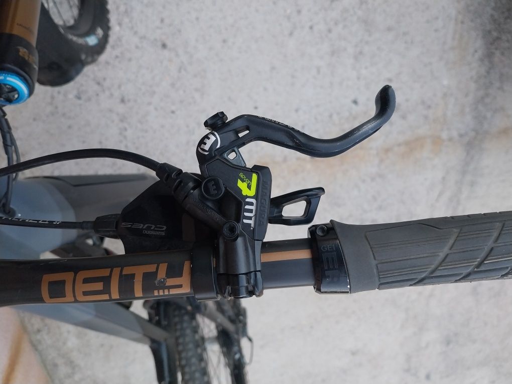 Продавам планински велосипеди Canyon Torque  mo85