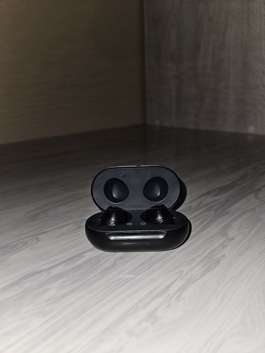 Продаю наушники Samsung Galaxy Buds+