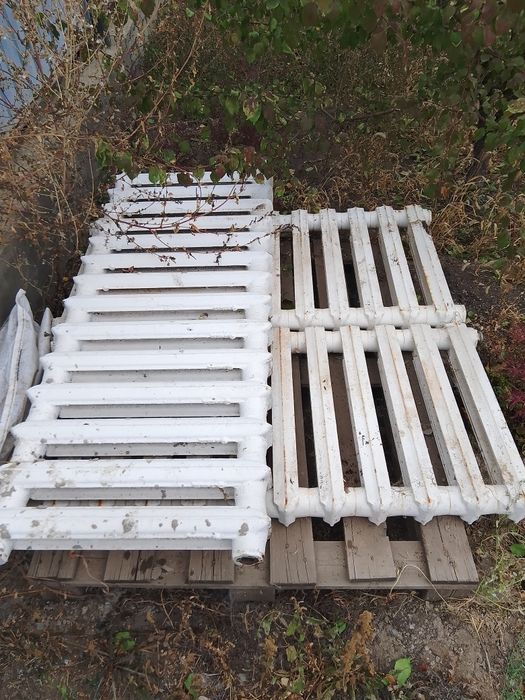 Продам чугунные радиаторы