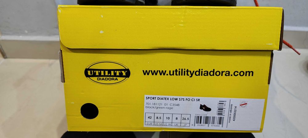 Работни обувки, половинки DIADORA Utiliti ном.42 и 43.