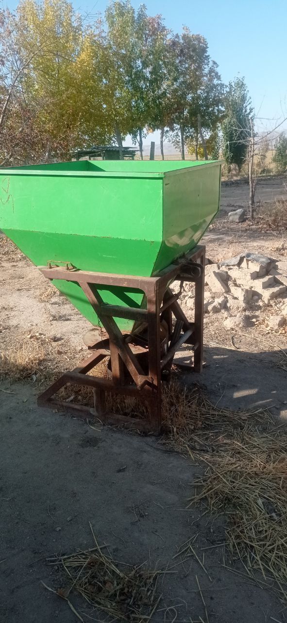 Hammsi bir joyga sotiladi