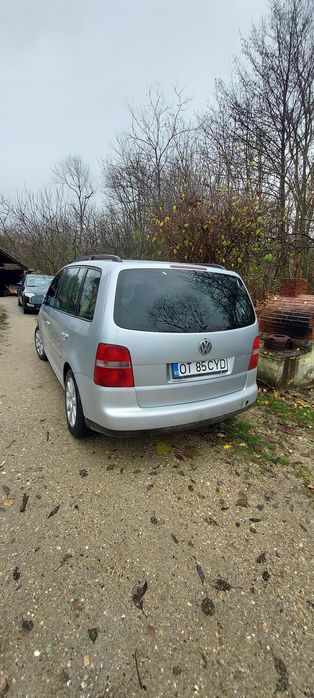 Vând VW Touran 1.9
