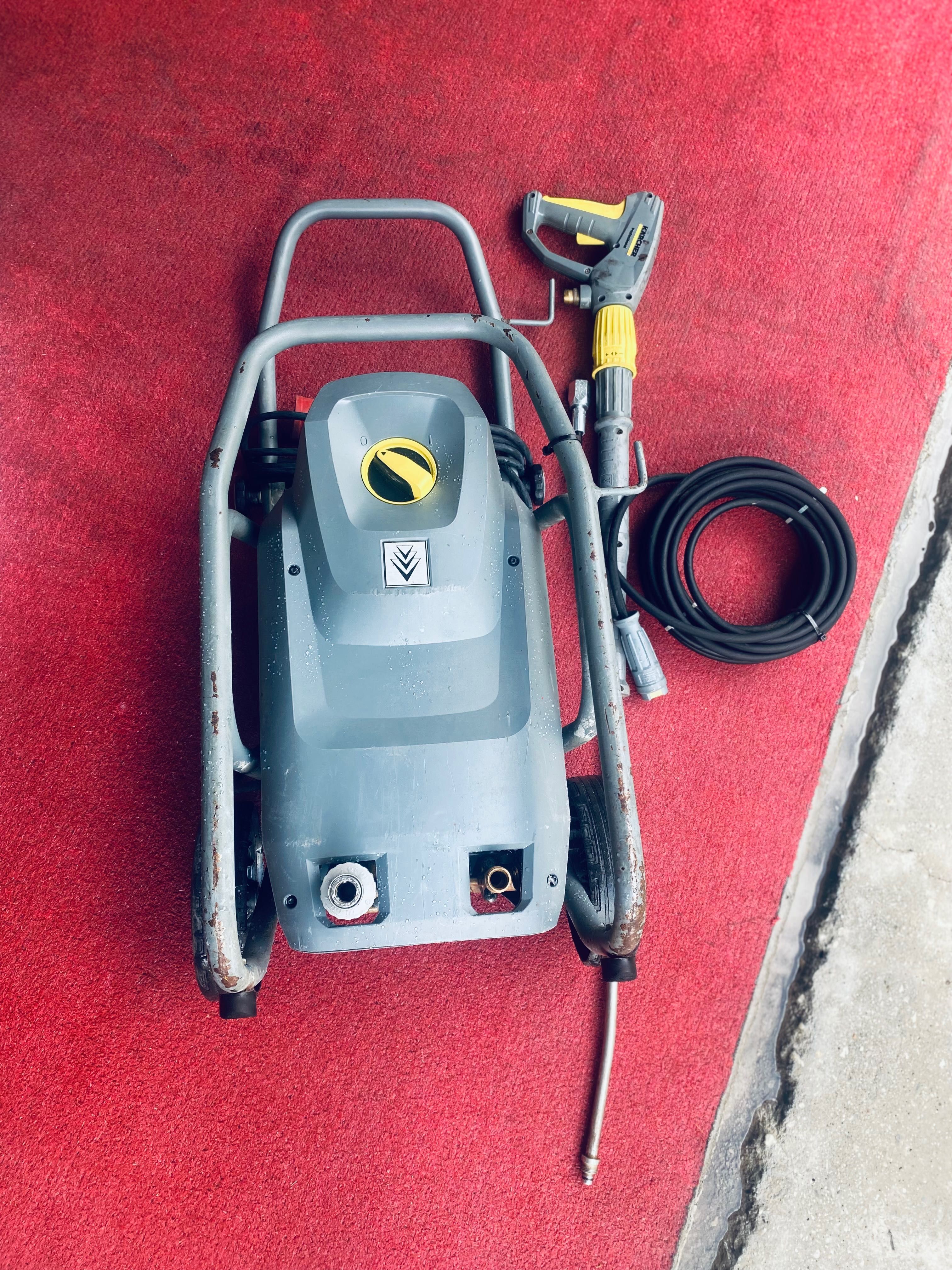 Професионална водоструйка Karcher HD 7/17 M Cage