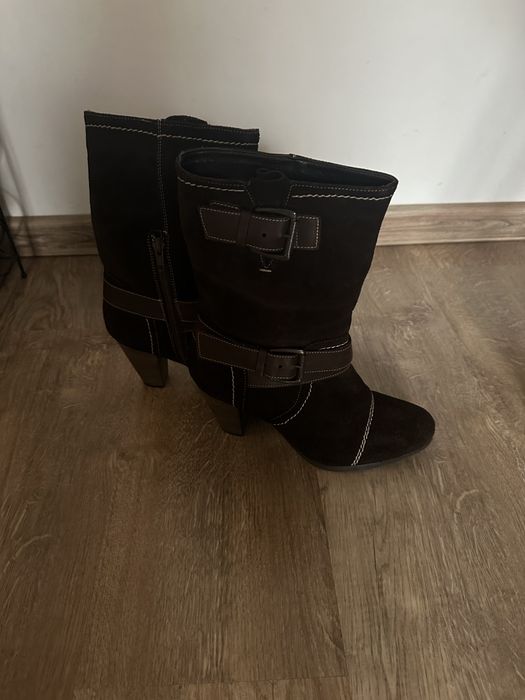 Cizme piele intoarsa marimea 37 LIVRARE GRATUITA 20-22 aprilie