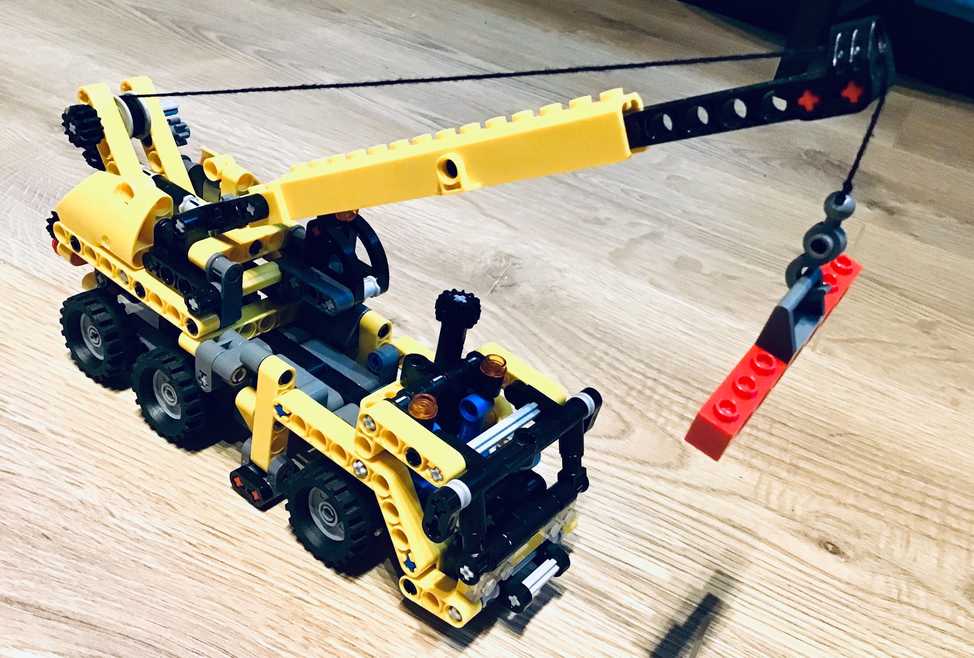 LEGO Technic 8067: Mini Mobile Crane 8-14 ani, piese complete 100%