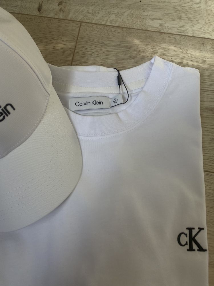 Футболка Calvin Klein