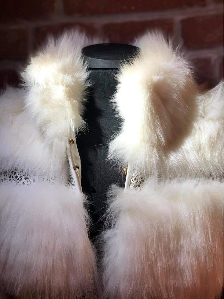 Haina Blana brand Blumarine