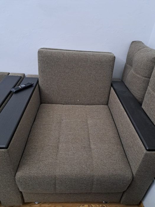 Диван с креслом