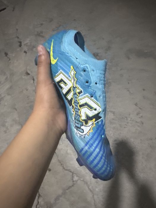 Air zoom butsi mercurial