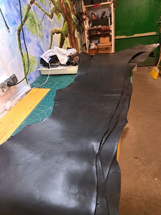 Piele tabacita neagra, rigida, 2mm