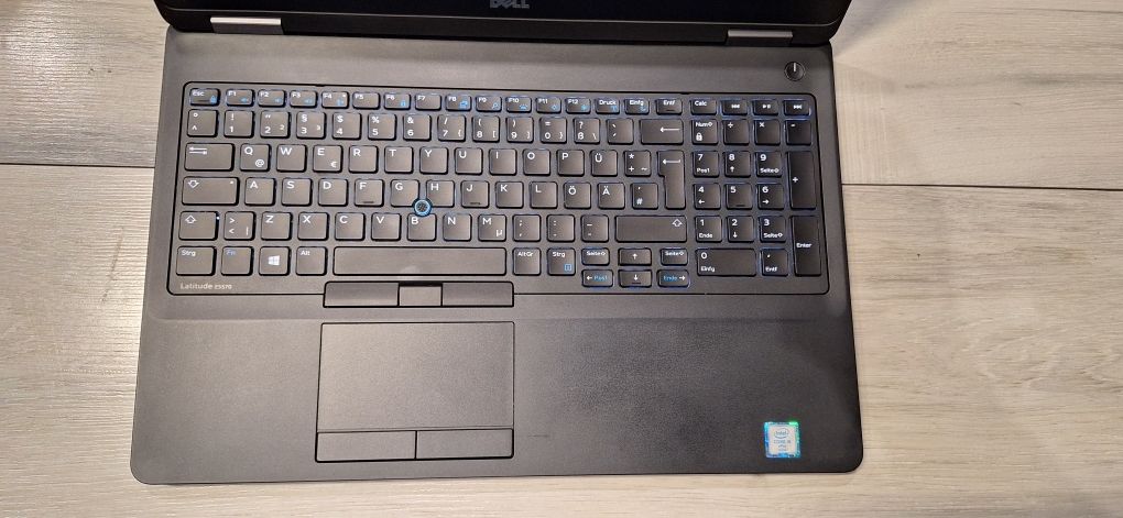 Dell Latitude E5570-i5 6300u/8гб/256гб м.2/Подсветка