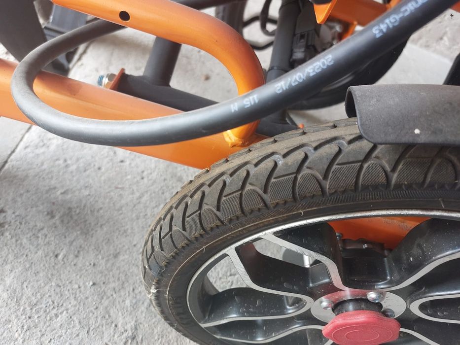 Carucior invalizi electric tracțiune față