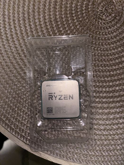 Процесор AMD Ryzen 5 1600 (3.2GHz) - YD1600BBAEBOX