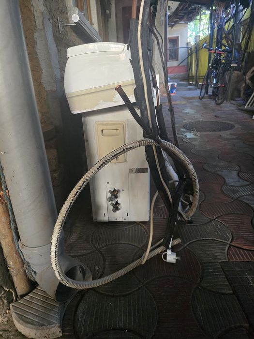 Vand 2 aere condiționat samsung .