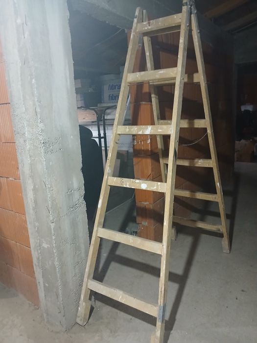 Scara dubla lemn 6 trepte H 220,stare bună