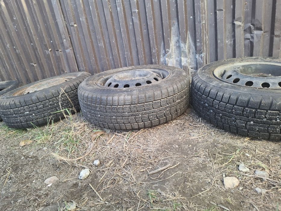 Шины зимние с дисками комплект 4 шт