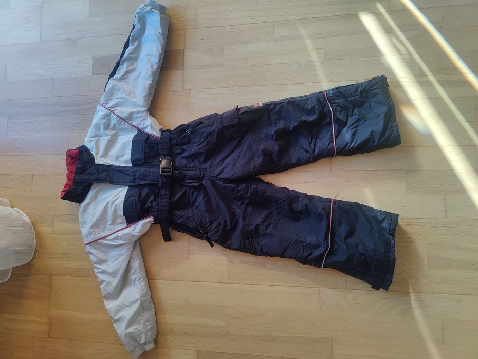 Costum de ski pt 5 ani