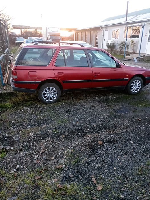 Vând piese Peugeot 405