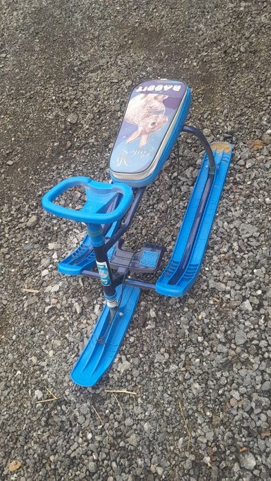 Продам снегокат в хорошем состоянии.