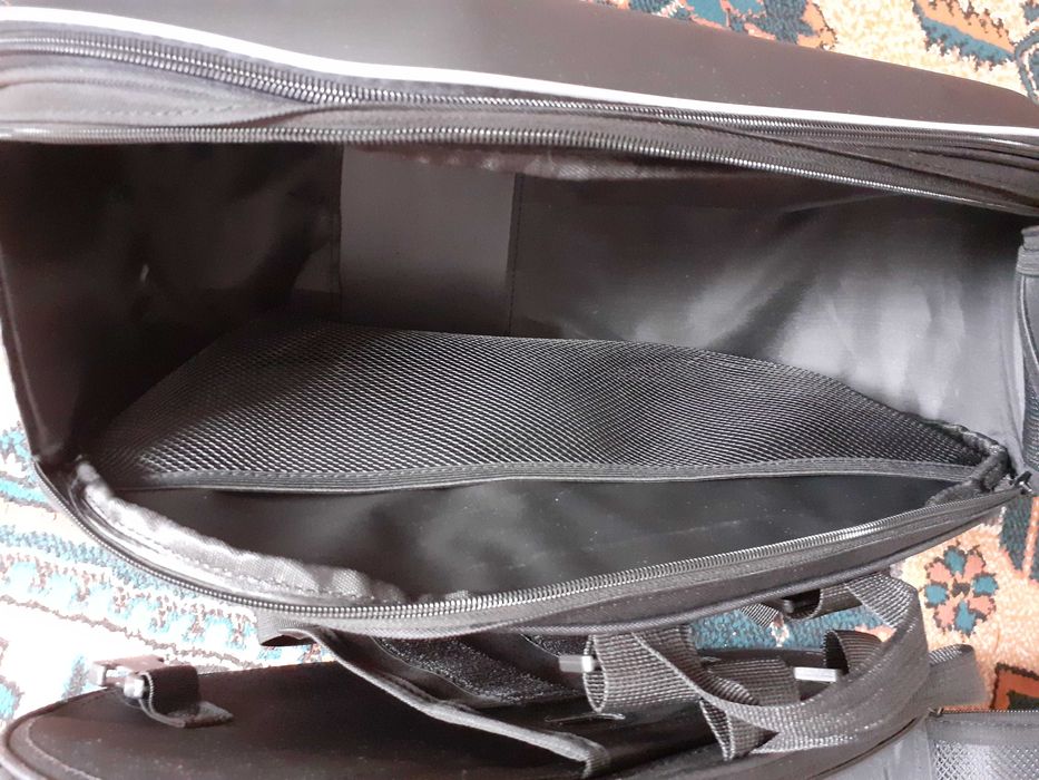 Genti motocicleta laterale cu sistem de prindere