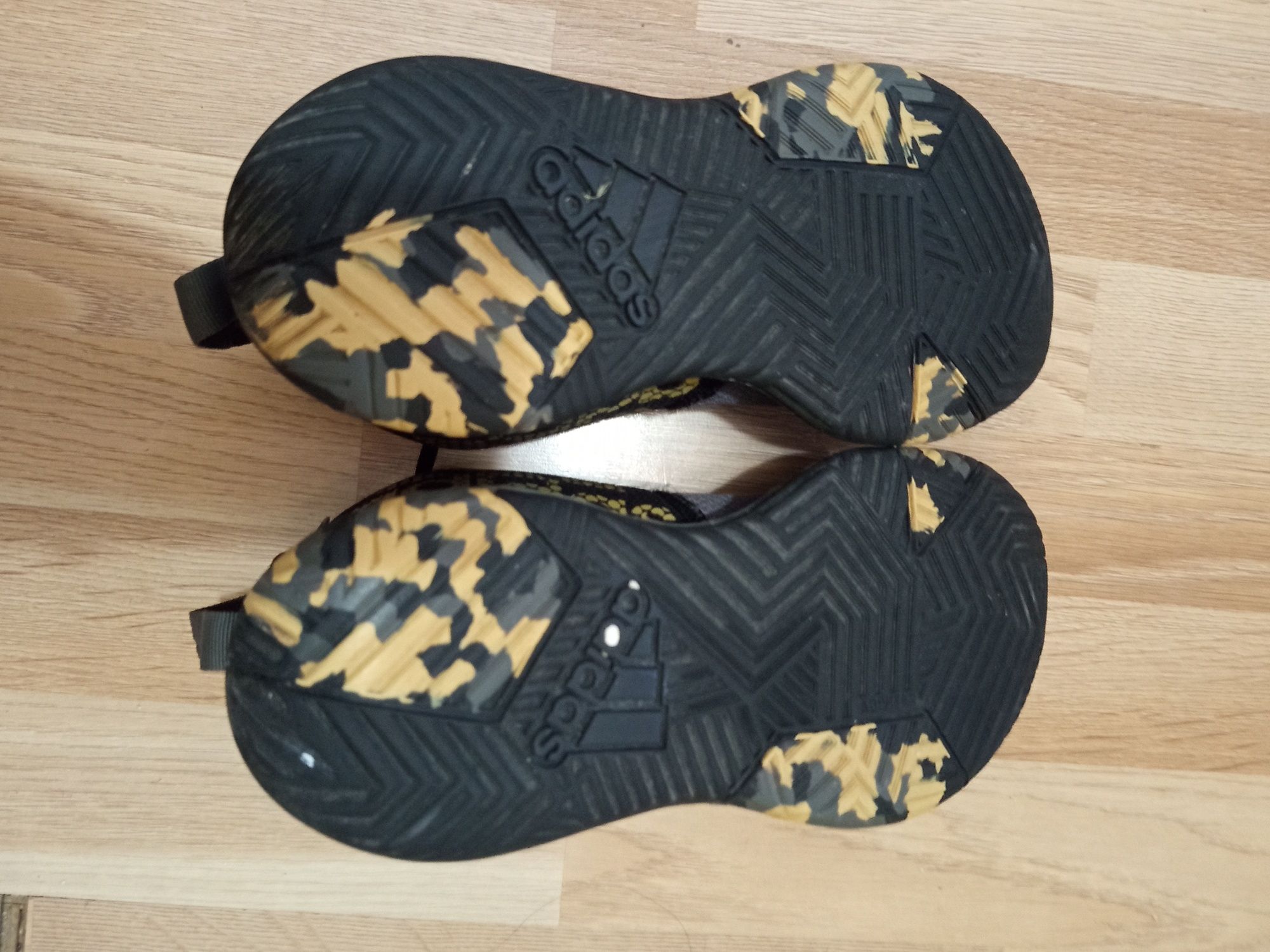 Продавам Adidas маратонки