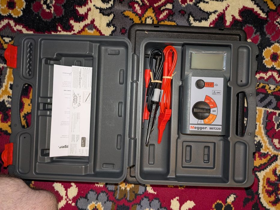 Megger MIT220 – tester izolație profesional, ca nou
