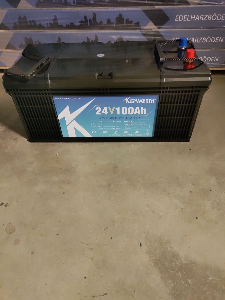 Lifepo4 24V 100Ah !!!