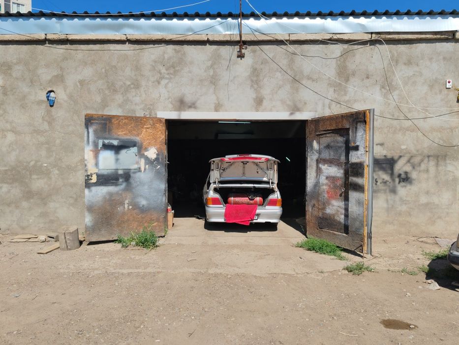 Сдам в аренду бокс 70 квадратных метров. Оплата 100000тг в месяц