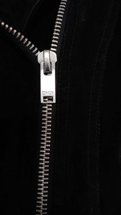 Естествена кожа дамско яке Only байкър размер S кожено яке черен велур