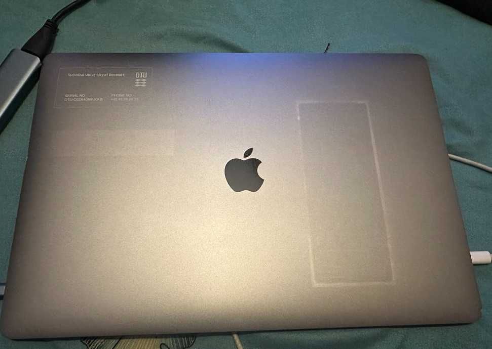MacBook Pro A1990 2018 i7 16 GB 512 SSD