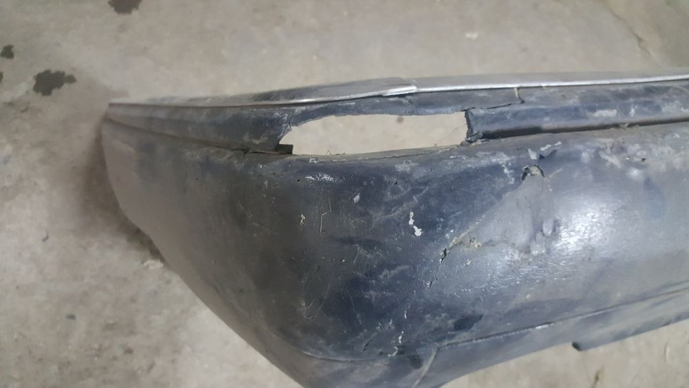 Задна броня Мерцедес W124 Е класа