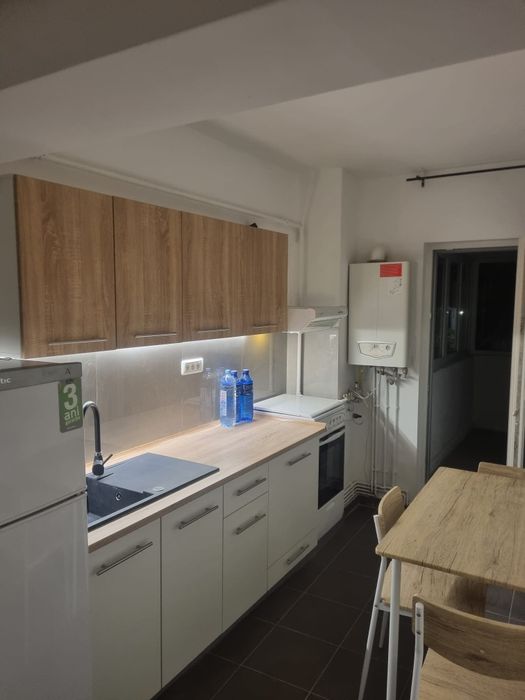 Inchiriez ap.3 sau 2 camere central