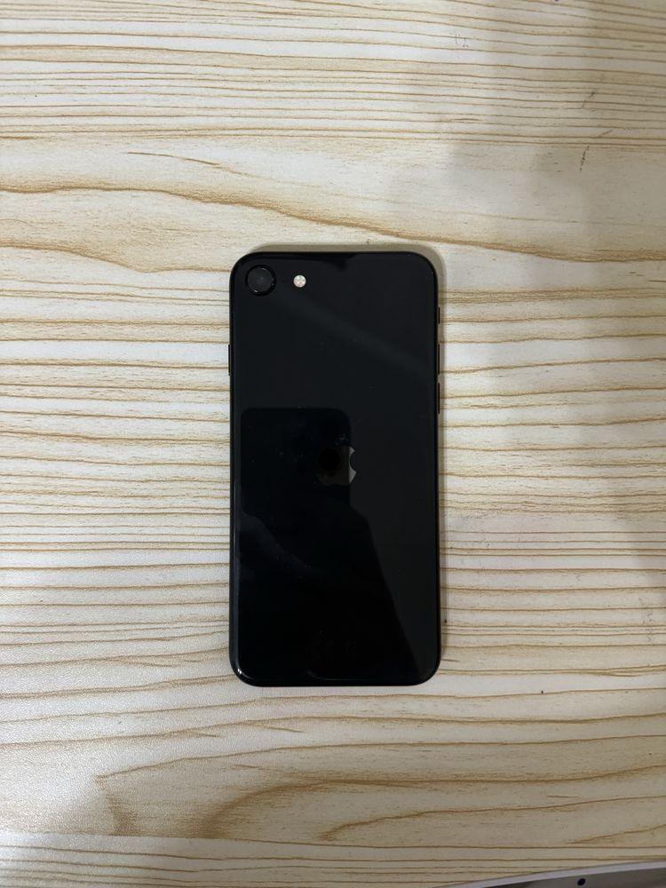 iPhone SE 2020 black 128 gb