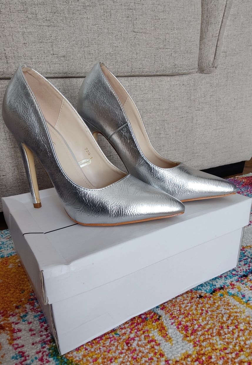 Pantofi stiletto Poema nr 37