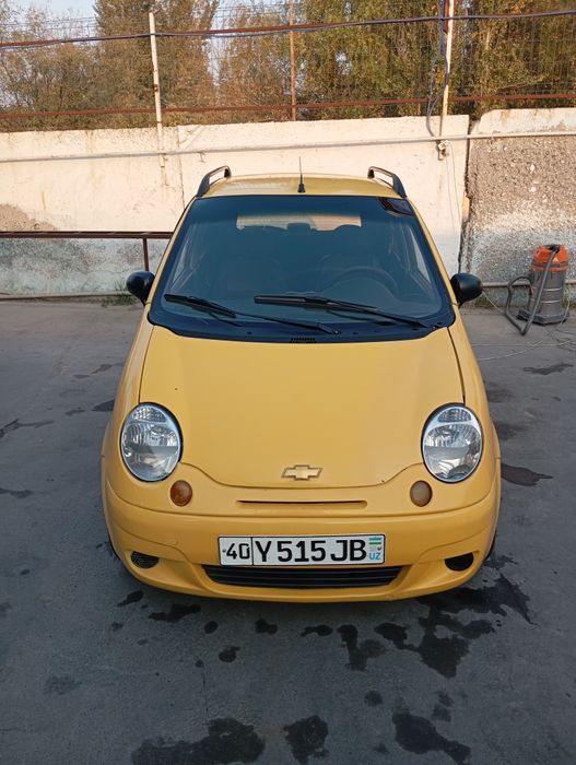 Moshina tayyor mator yangi qilingan yangi prapan quyilgan