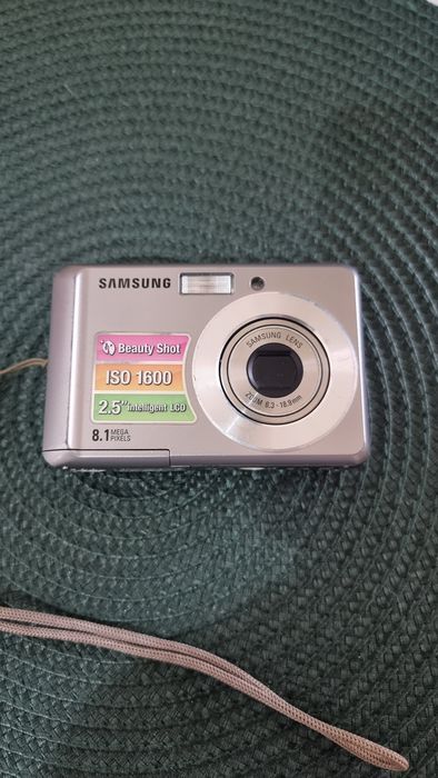Cam. F.o.t.o. digitală Samsung ES10  ,produs ca NOU ,decorațiuni de se