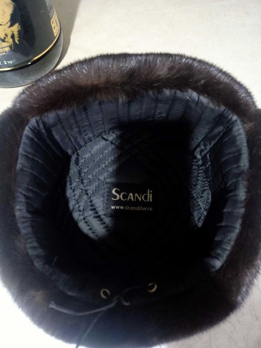 Продам норковую шапку ушанку.