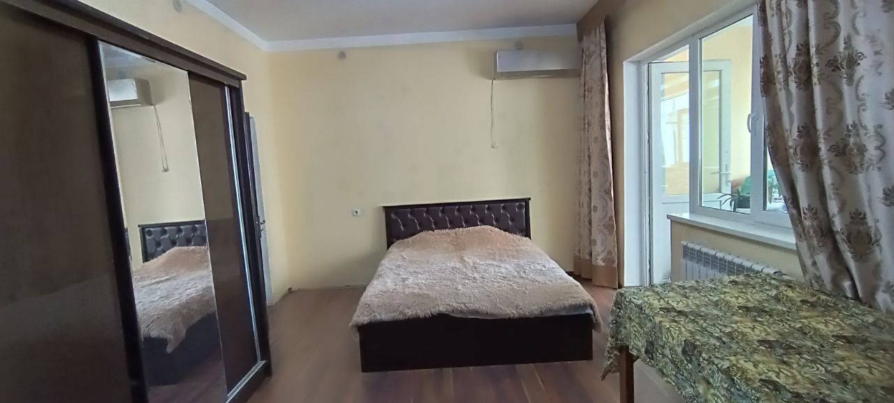 Огромная квартира на Шахристанской