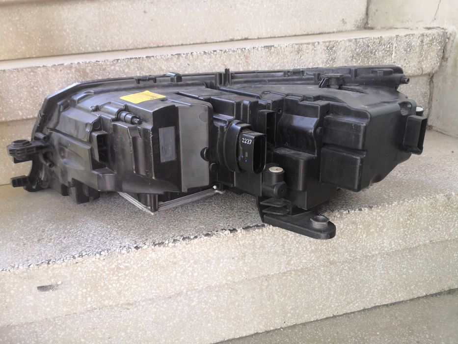 Фар Skoda Octavia FULL LED десен Оборудван/Фар Шкода Октавиа Оригинале