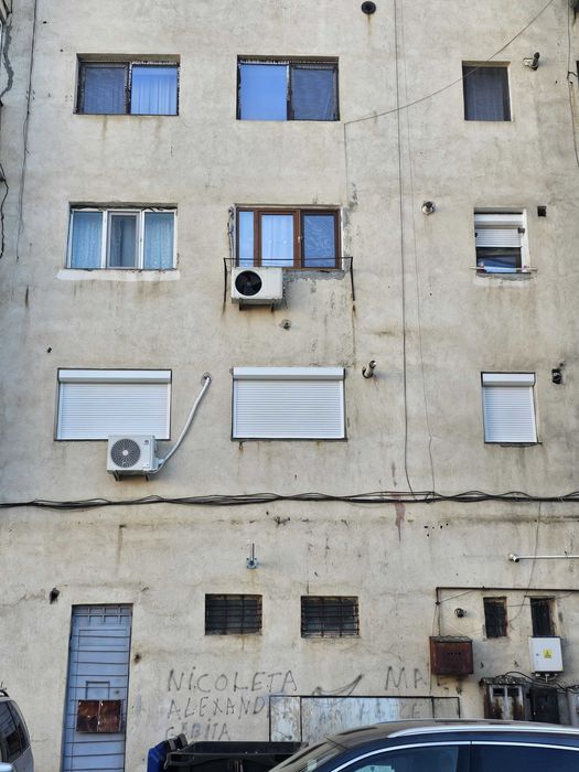 Producator Usi de garaj tip rulou si Rulouri exterioare din aluminiu