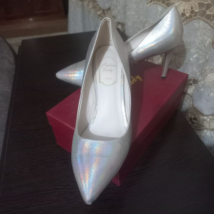 Туфли вечерние лазерные.